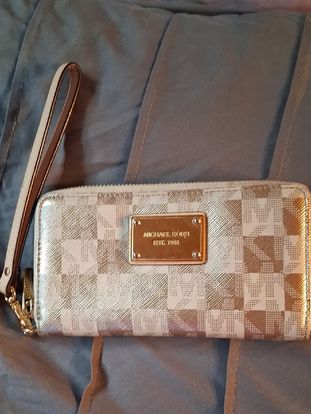 Michael Kors Metallic Logo Zip Wristlet - Silver & Cream